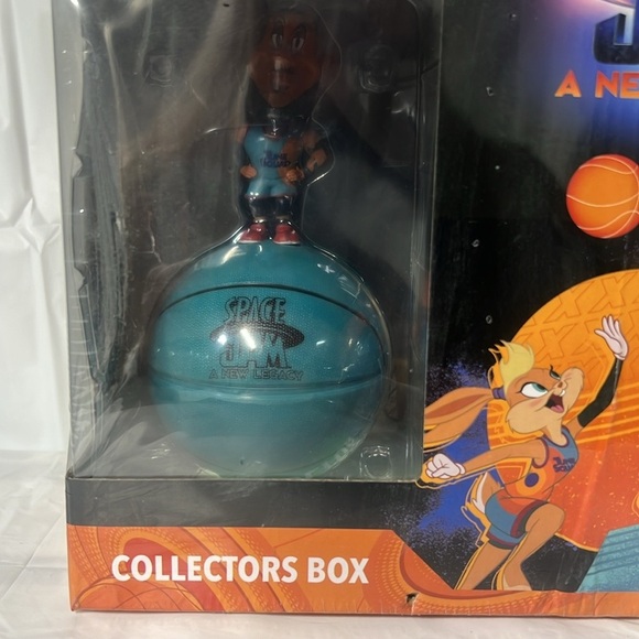 Space Jam A New Legacy Culture Fly Exclusive Collectors Box with Action Figure - Picture 2 of 7